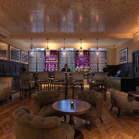 The Lalit London Otel Konforlar fotoğraf The bar at the hotel