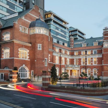 The Lalit London Otel Dış mekan fotoğraf The former St Mary's Hospital