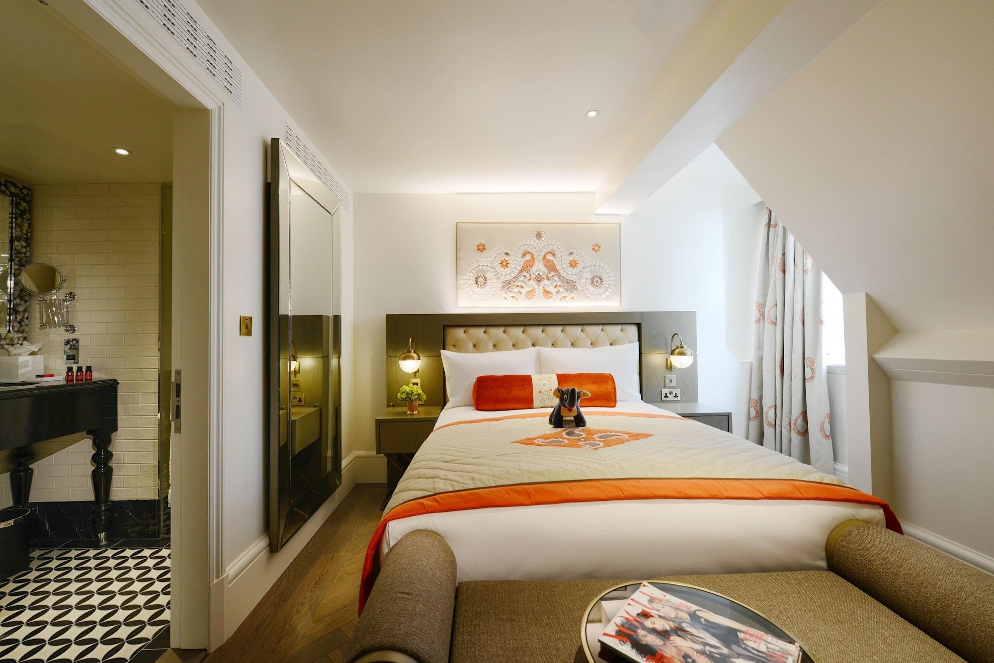 The Lalit London Otel Dış mekan fotoğraf A room at the hotel