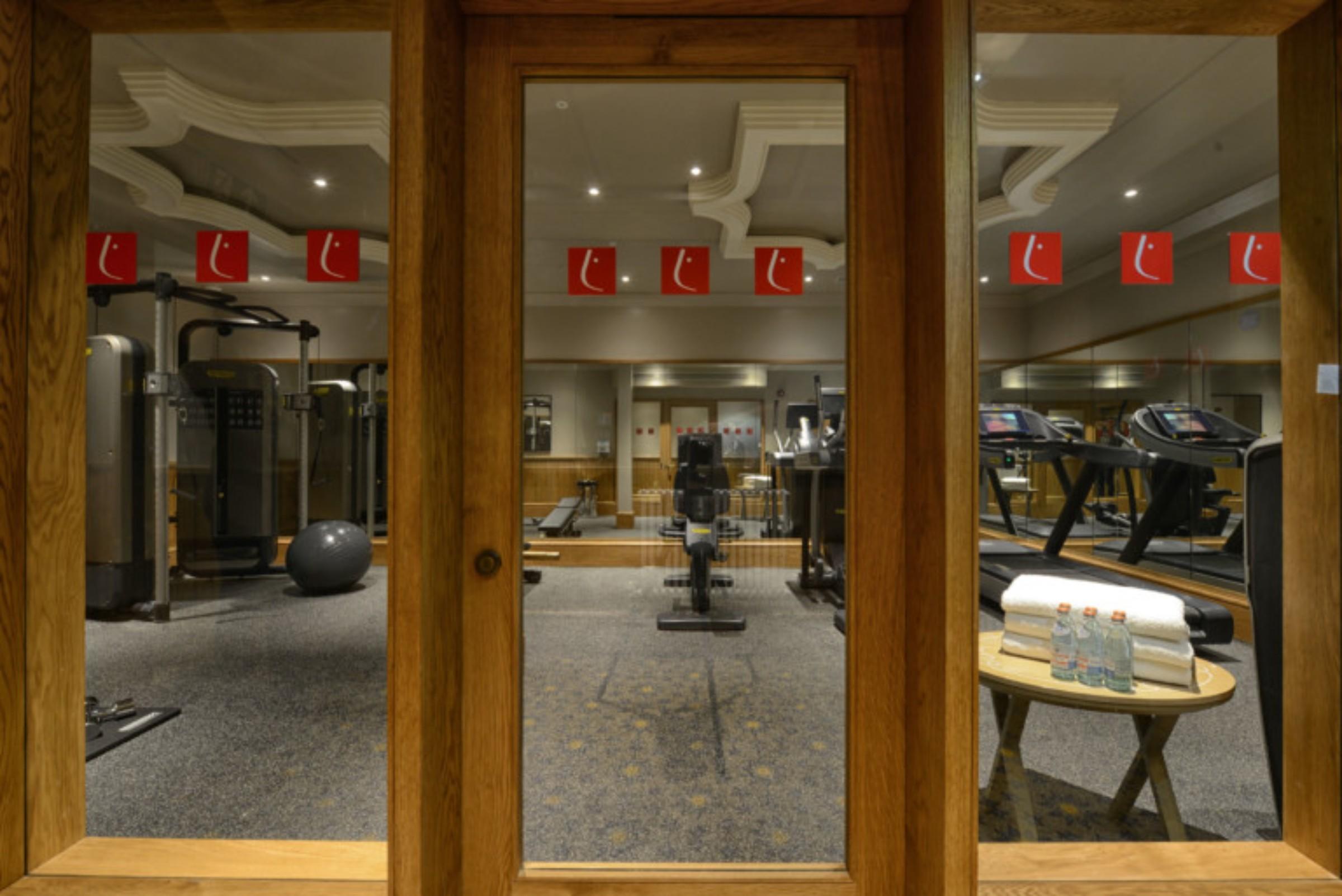 The Lalit London Otel Dış mekan fotoğraf The gym at the hotel