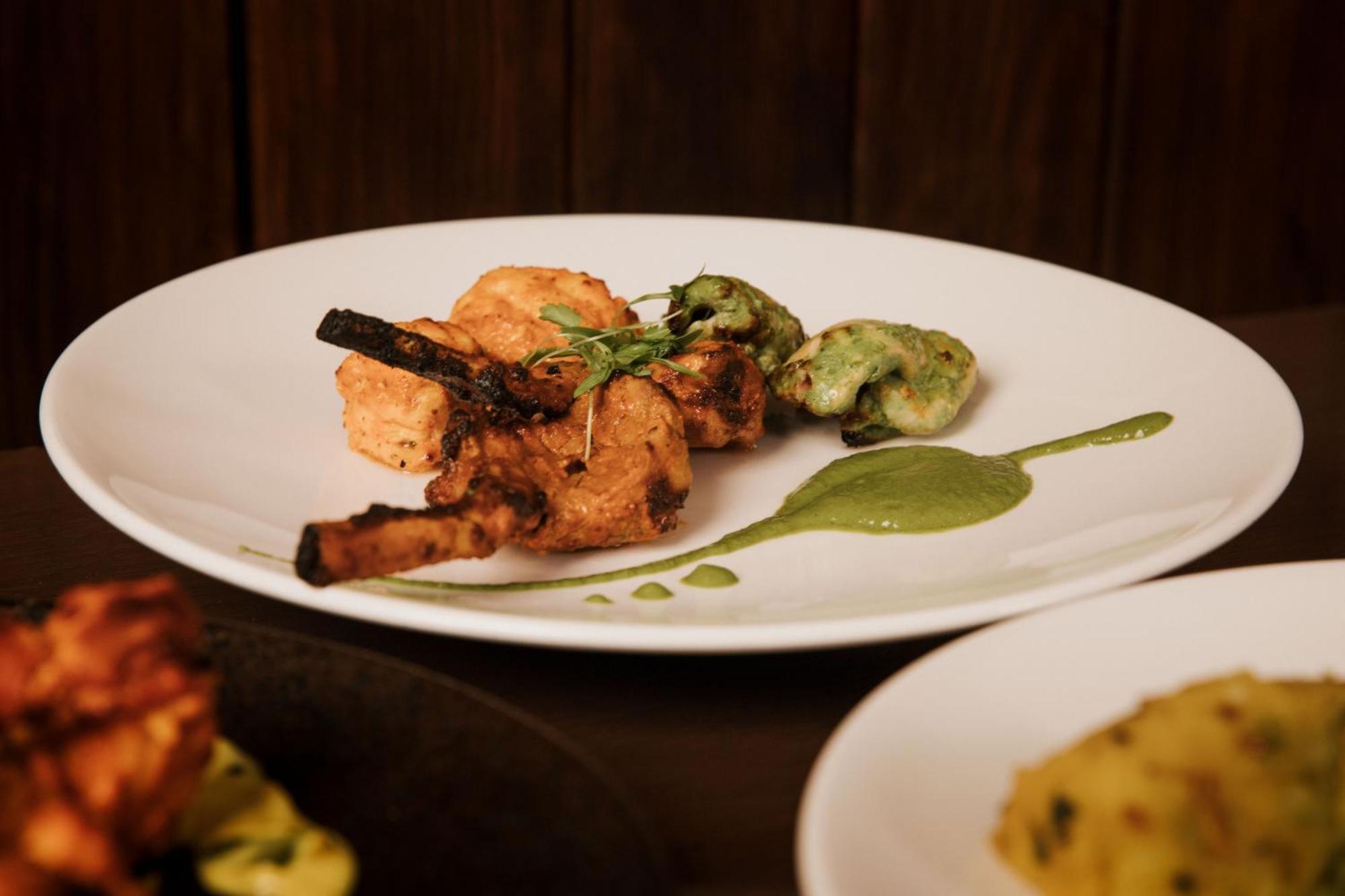 The Lalit London Otel Dış mekan fotoğraf Chicken Tikka