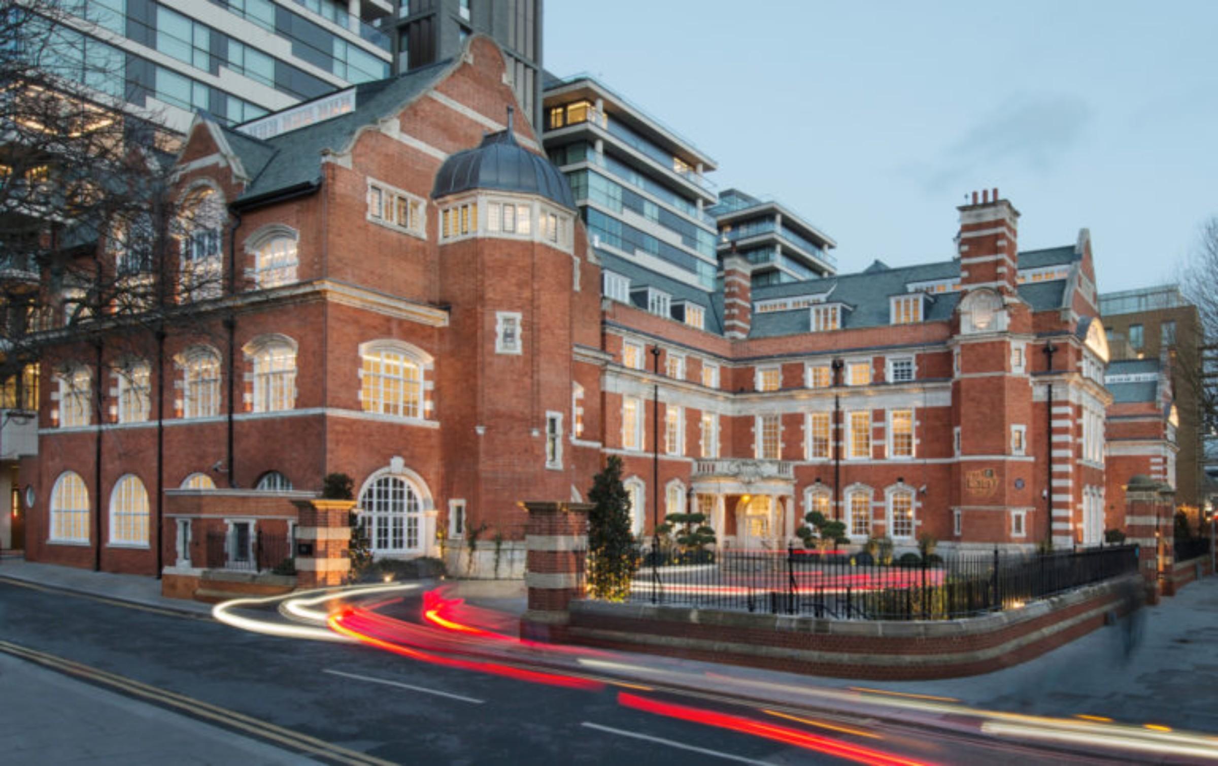 The Lalit London Otel Dış mekan fotoğraf The former St Mary's Hospital