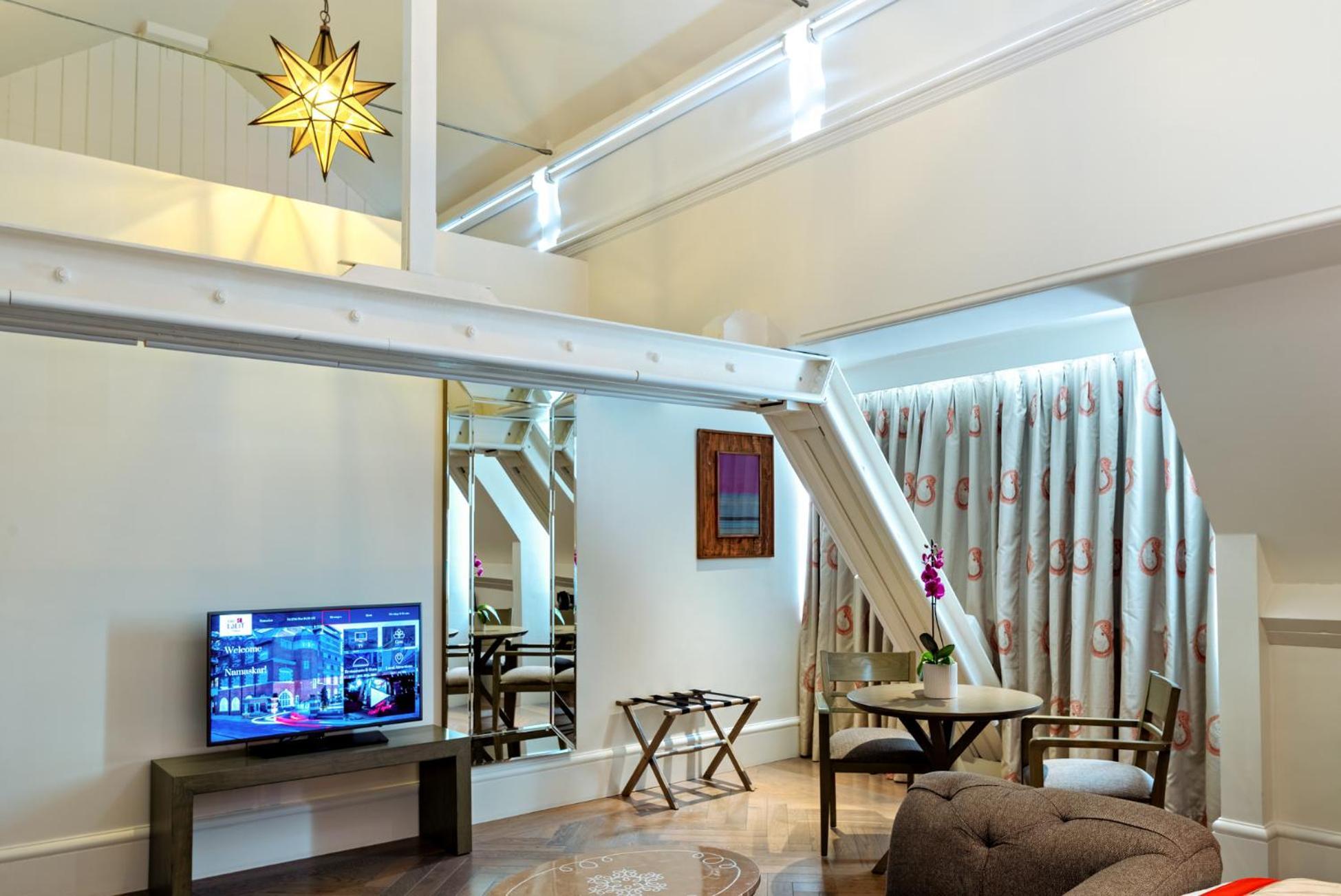 The Lalit London Otel Dış mekan fotoğraf A suite at the hotel