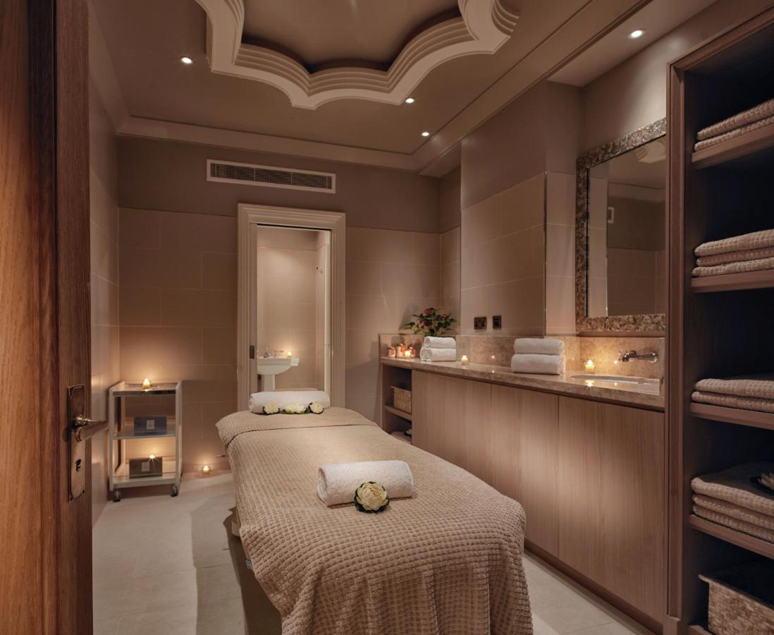 The Lalit London Otel Dış mekan fotoğraf A treatment room at the spa